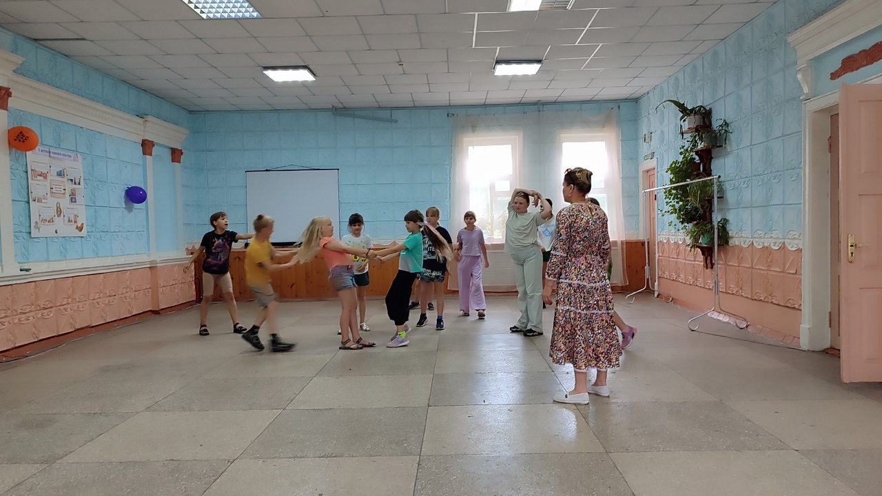 «От объятий станет всем теплей» 